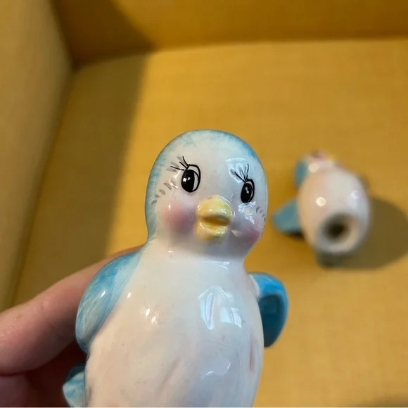 Vintage Bluebird Salt & Pepper Shakers blue white yellow pink anthropomorphic - Picture 5 of 11